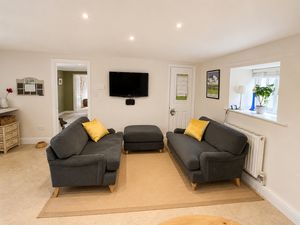 Sitting Area- click for photo gallery